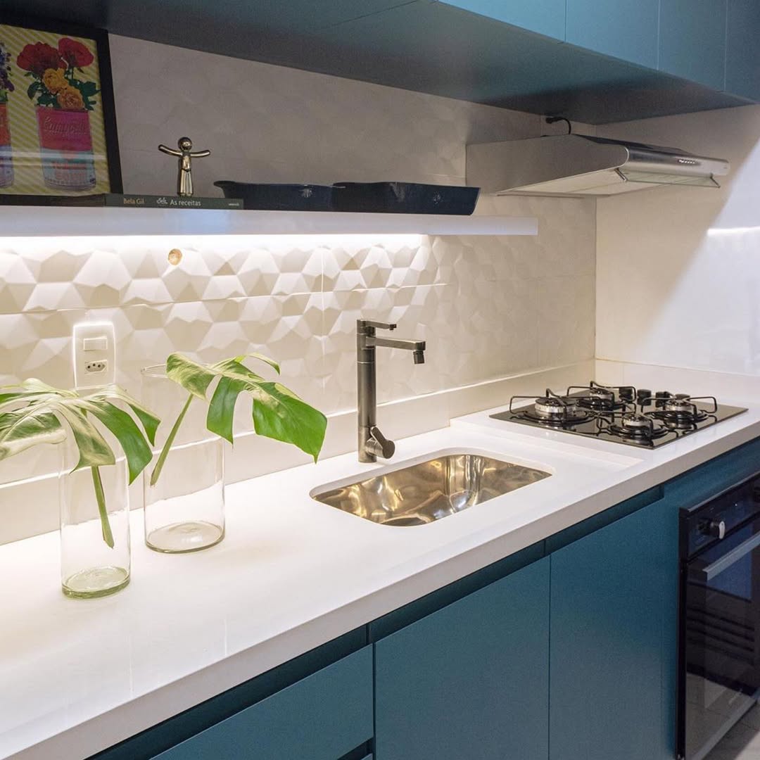 Bancada de cozinha em quartzo branco